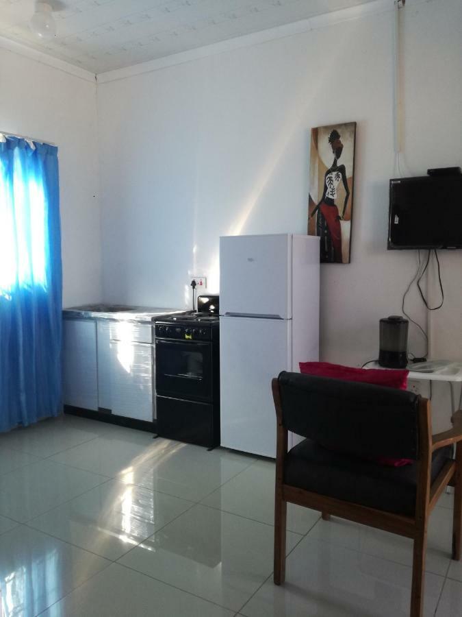 Looks Cottages Self Catering Apartments Kasane Ngoại thất bức ảnh
