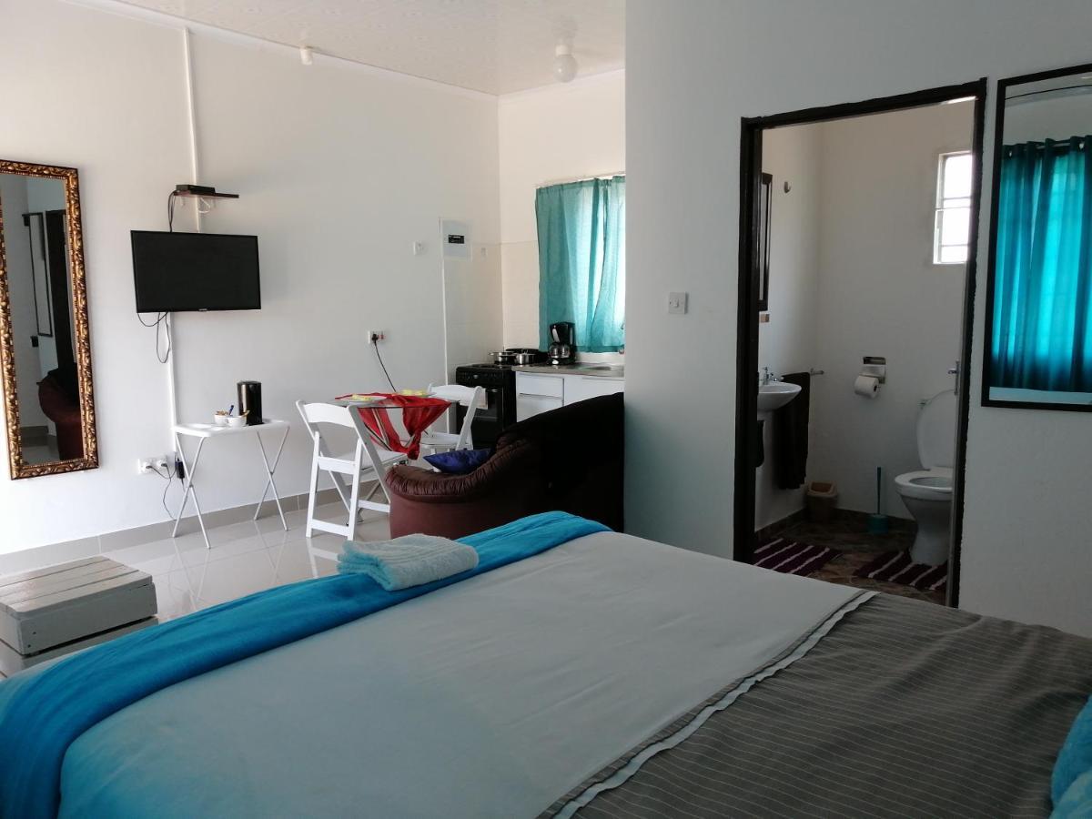Looks Cottages Self Catering Apartments Kasane Ngoại thất bức ảnh